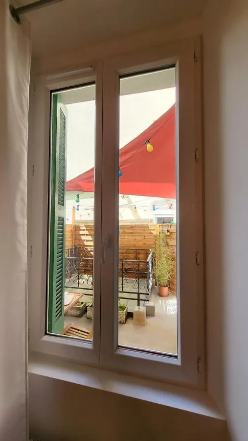 Escapade A Lourdes Dans Beau T2 Avec Terrasse - Proche Gare Et Centre Ville 0*,  Franciaország
